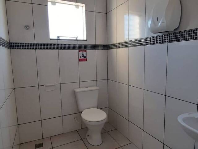 Salão Comercial para Locação em Piraju - 4