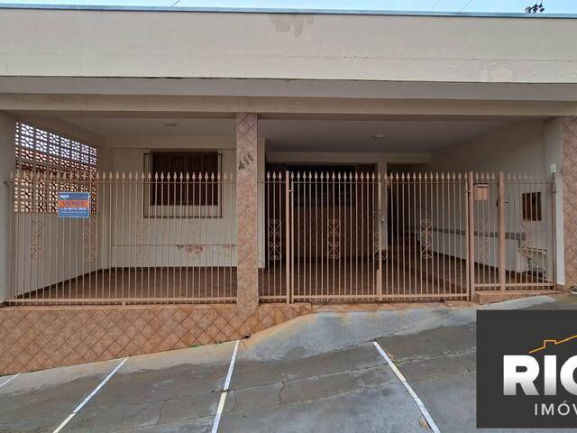 #640 - Casa para Venda em Piraju - SP - 1